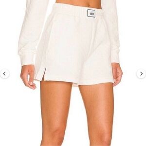 ALO Yoga Quilted Cream Athletic Shorts
